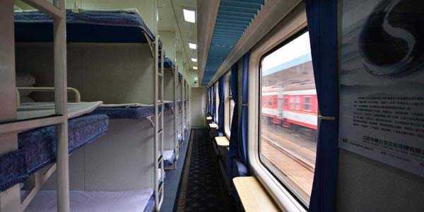 火车卧铺车厢为什么要"男女混住",怎么不区分开?