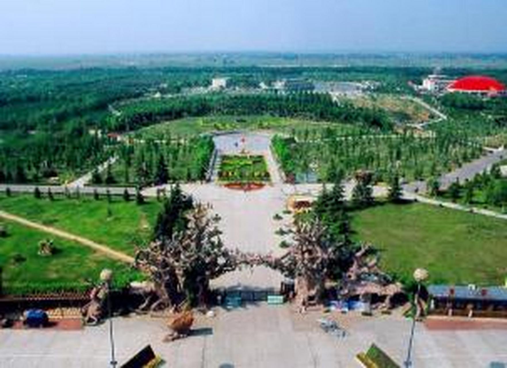 万物皆可云# #云游全世界#中原绿色庄园是一处集生态保护,科技示范