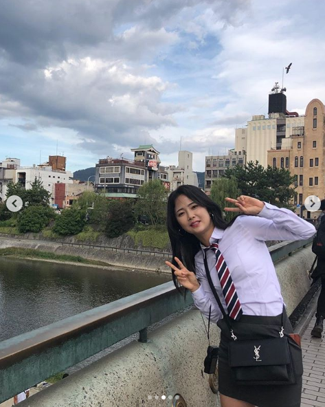 制服诱惑!韩国女足颜值担当李玟娥甜美出镜