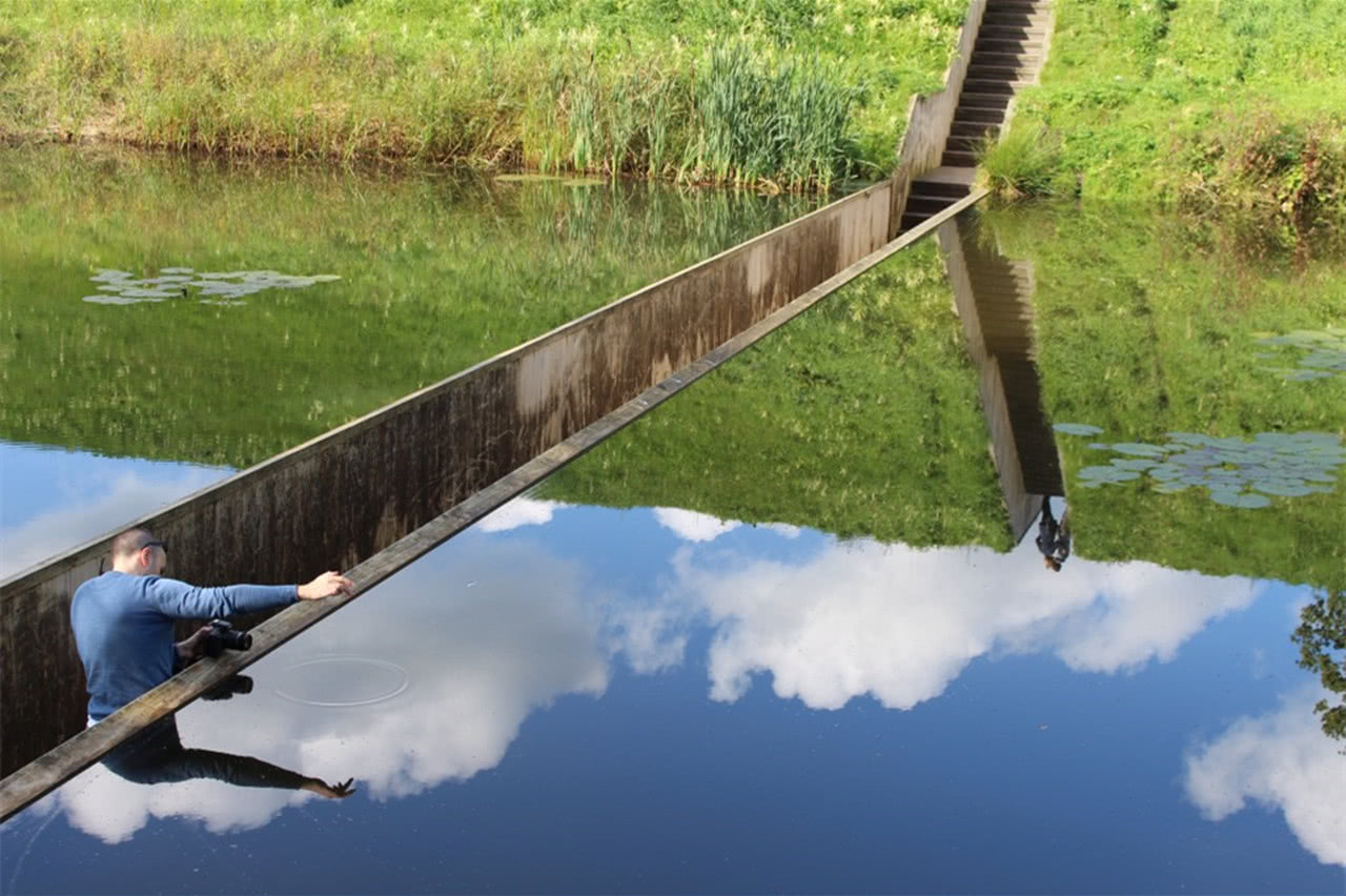 全球首座"隐形桥":工人造桥时将图纸拿反了,竟把桥建到河里!