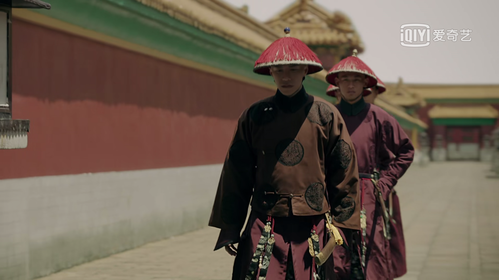 《延禧攻略》在紫禁城中的侍卫刀柄朝向失误,表露的历史!