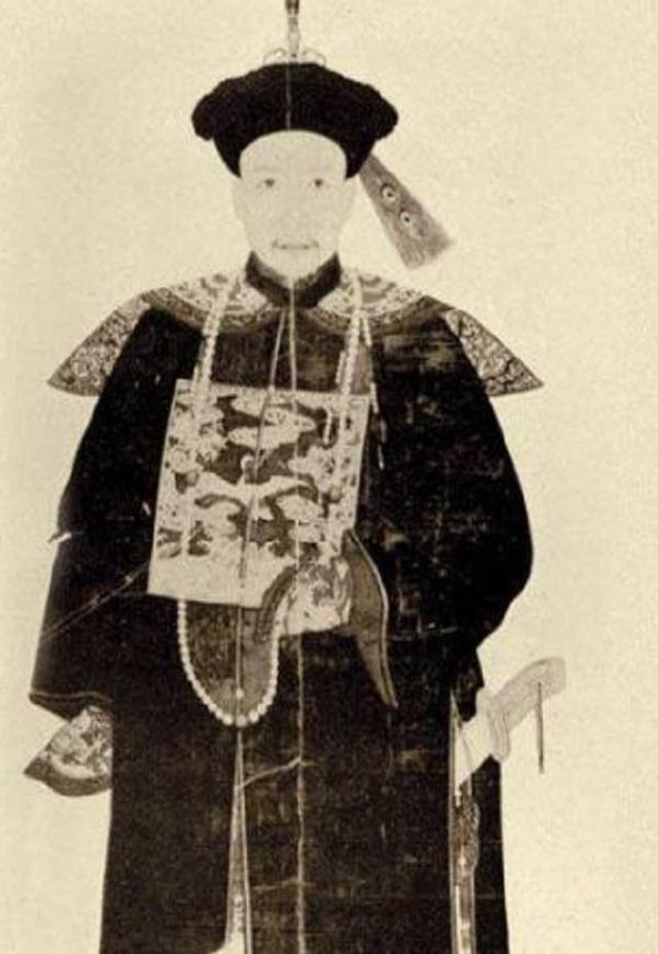 专家复原"和珅"原貌,与王刚一点都不像,却与当红演员神撞脸!