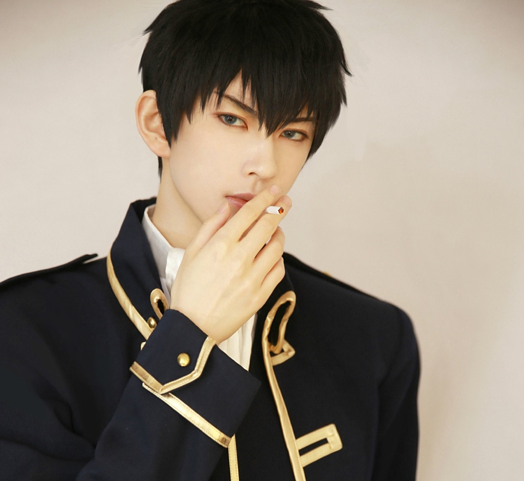 cos大神熊祁的制服照,最后一张帅到完全挪不开视线!