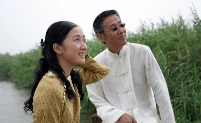 父亲是陈道明却隐藏了33年,不拼爹不炒作,低调的如此优秀