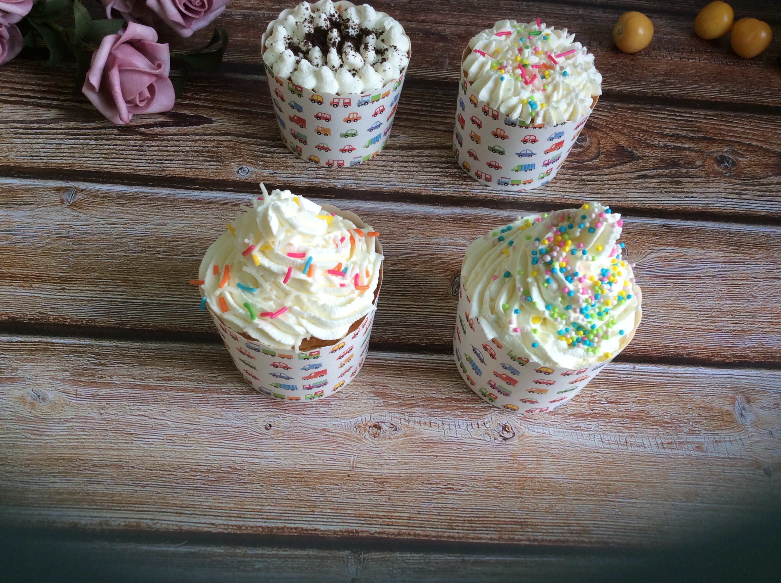 给戚风小蛋糕"化个妆"立马变高颜值的奶油纸杯蛋糕,漂亮好吃!