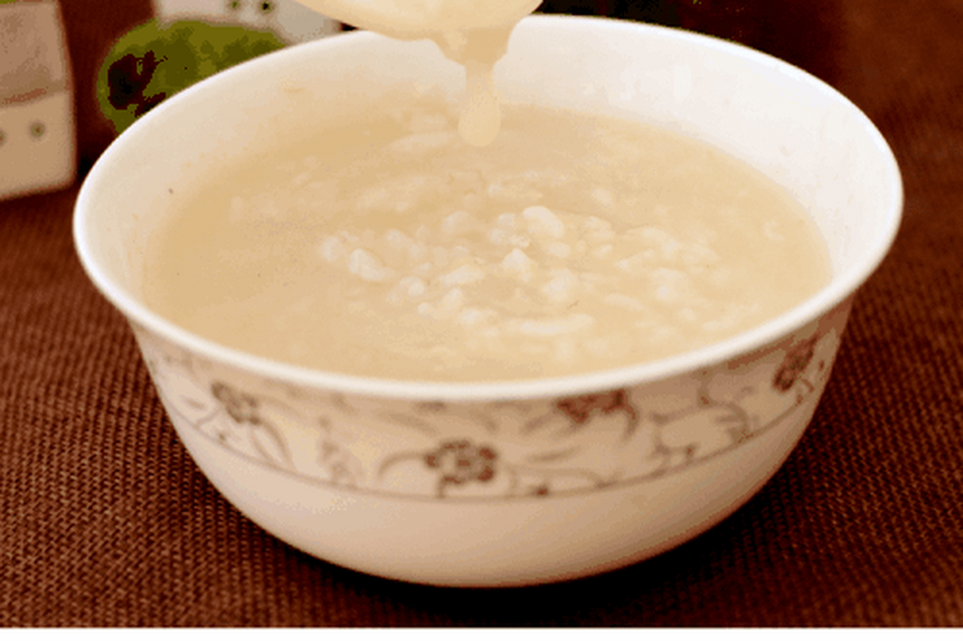 粯(xiàn)子粥,即元麦粥,又称土咖啡,粯子粥是靖江尤其是老岸地区家