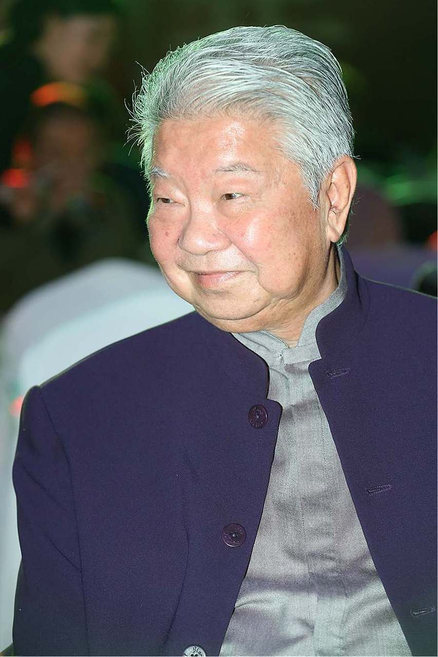 81岁的香港"风流才子"蔡澜,谈人生一针见血:"人到晚年,躺在病床上才