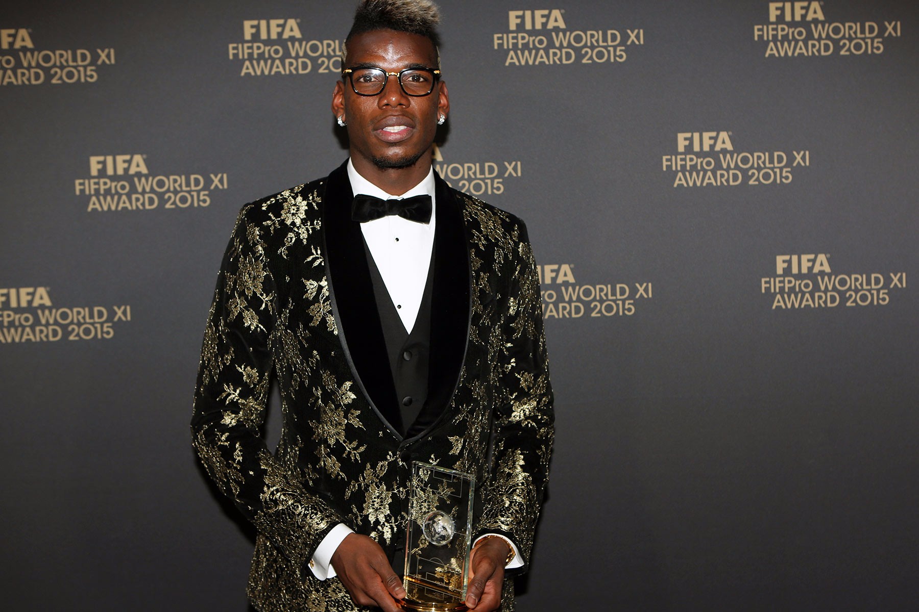 曼联不卖博格巴德赫亚 网友评论炸锅