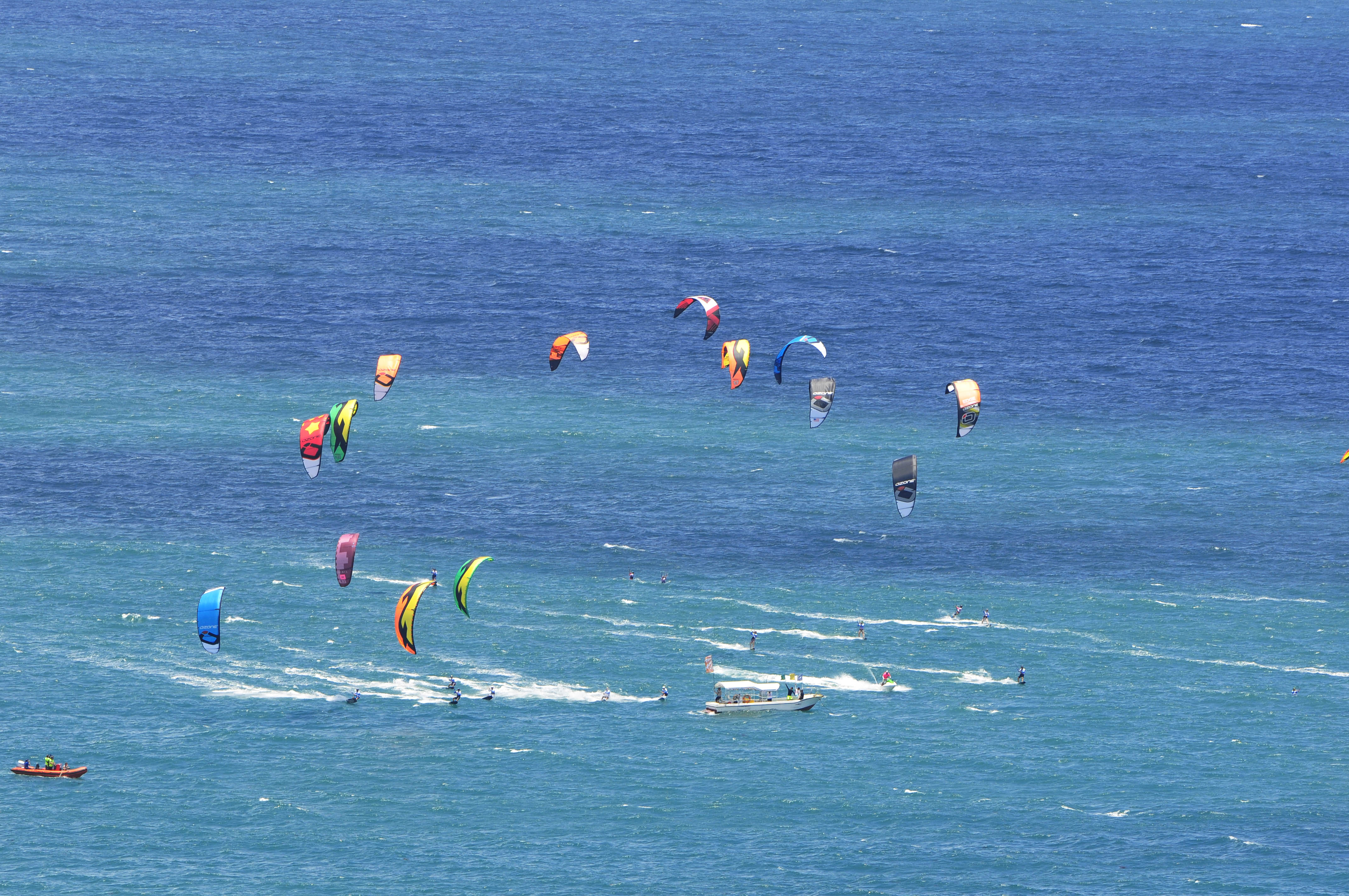 2018青奥会风筝冲浪资格赛赛况(2)