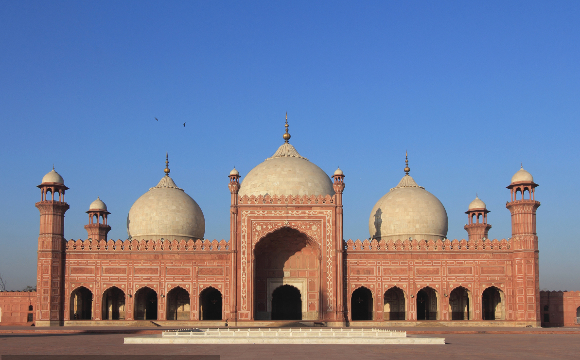 去巴基斯坦旅游,如果当地女人跟你握手,当心,你可能被盯上了!