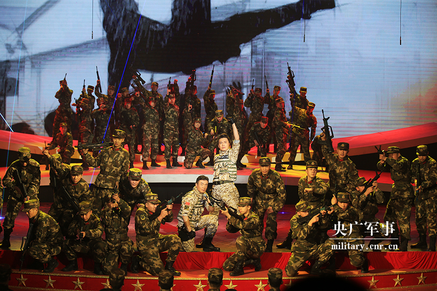 武警部队机关迎新春团拜会文艺演出在京举行