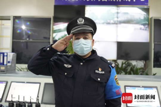 四川大竹民警黄小斌:隐瞒病情赴抗疫一线 一干就是24天