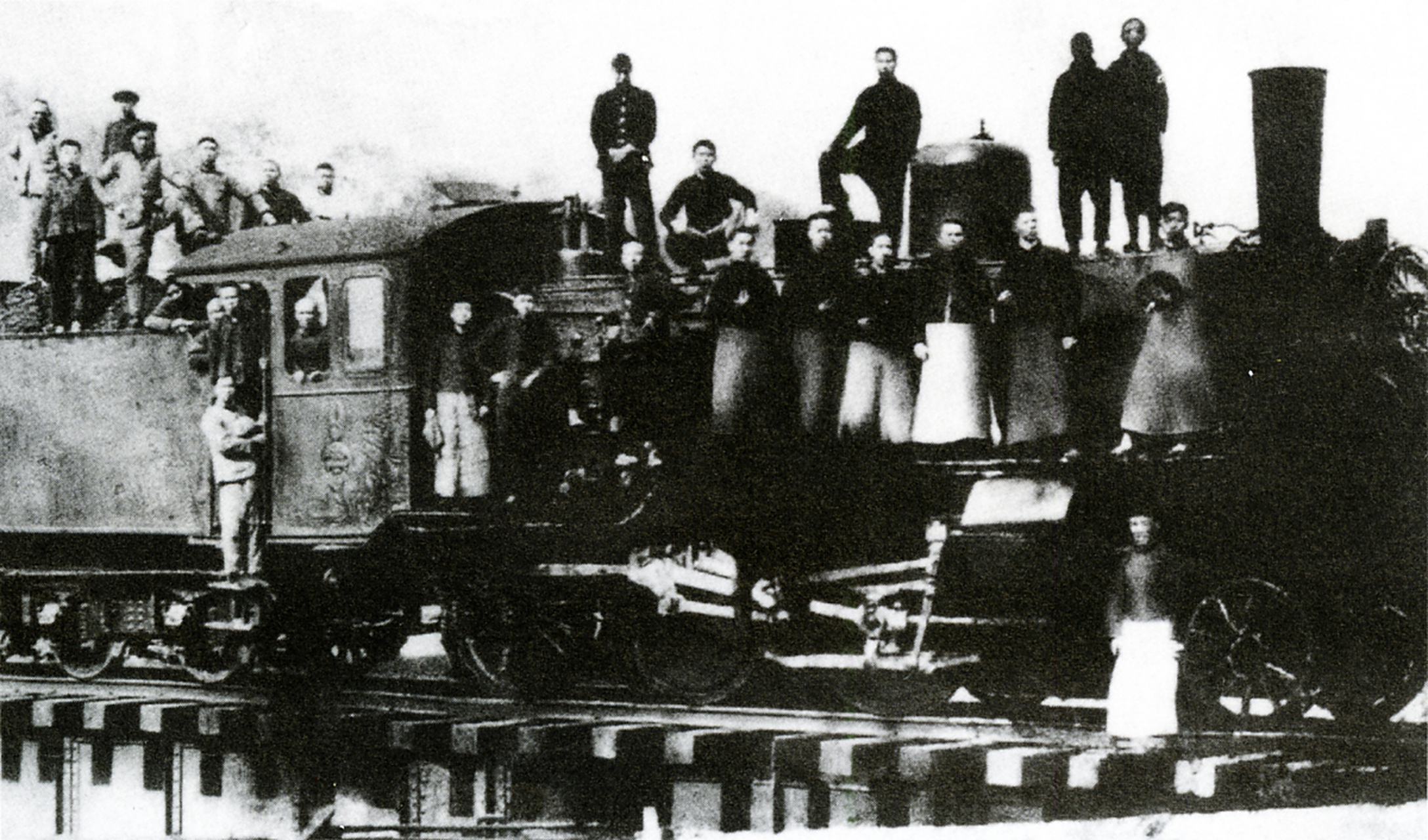 1923年2月2日,京汉铁路总工会从郑州迁至汉口江岸,2月4日三万多铁路