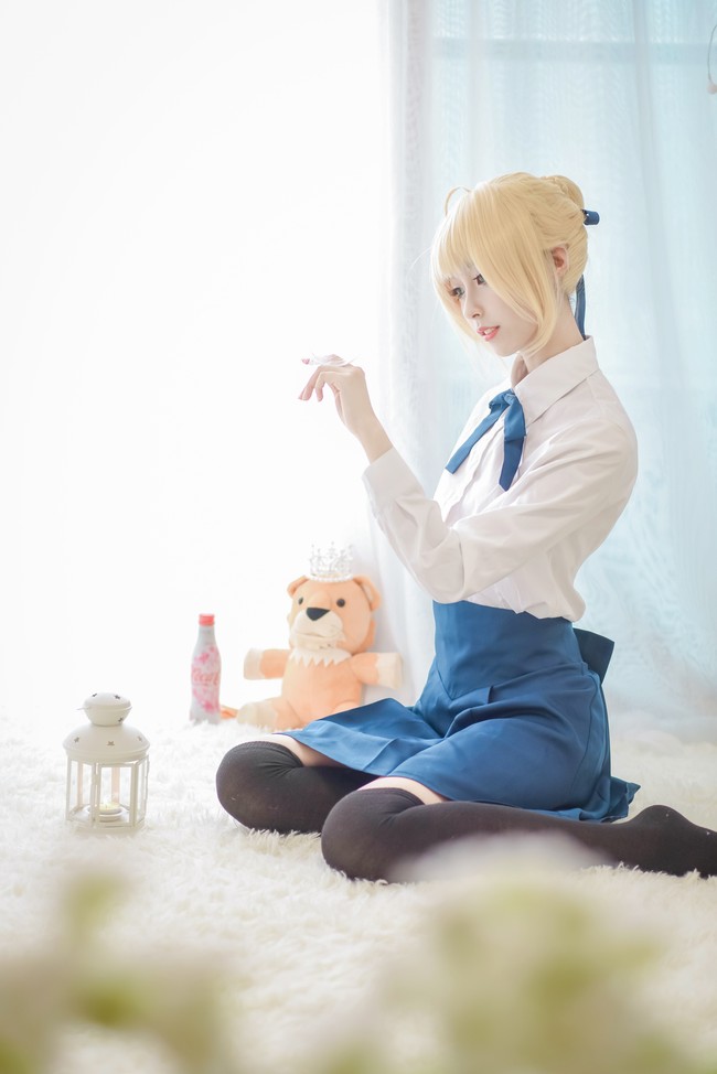 fate:saber日常cos,看惯了她的鲜衣怒马,日常却是美的令人窒息