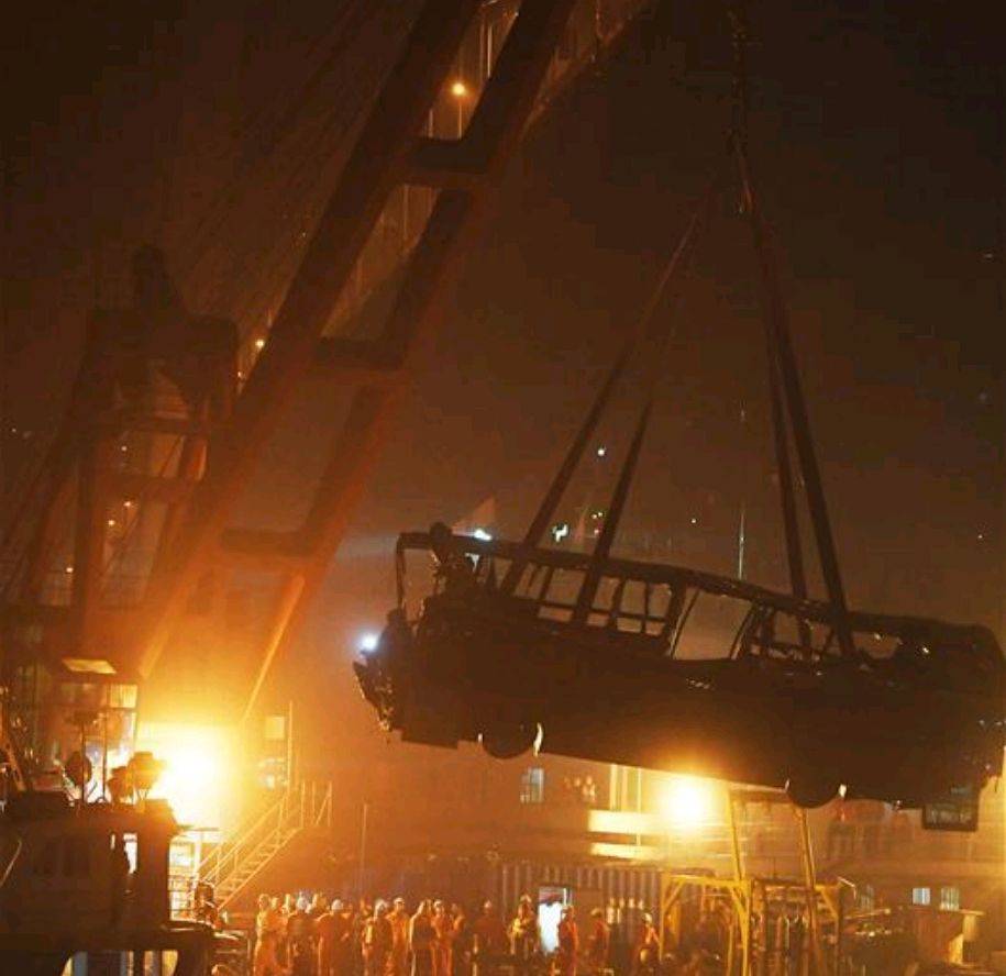 重庆万州公交车坠江事件带给我们的思考