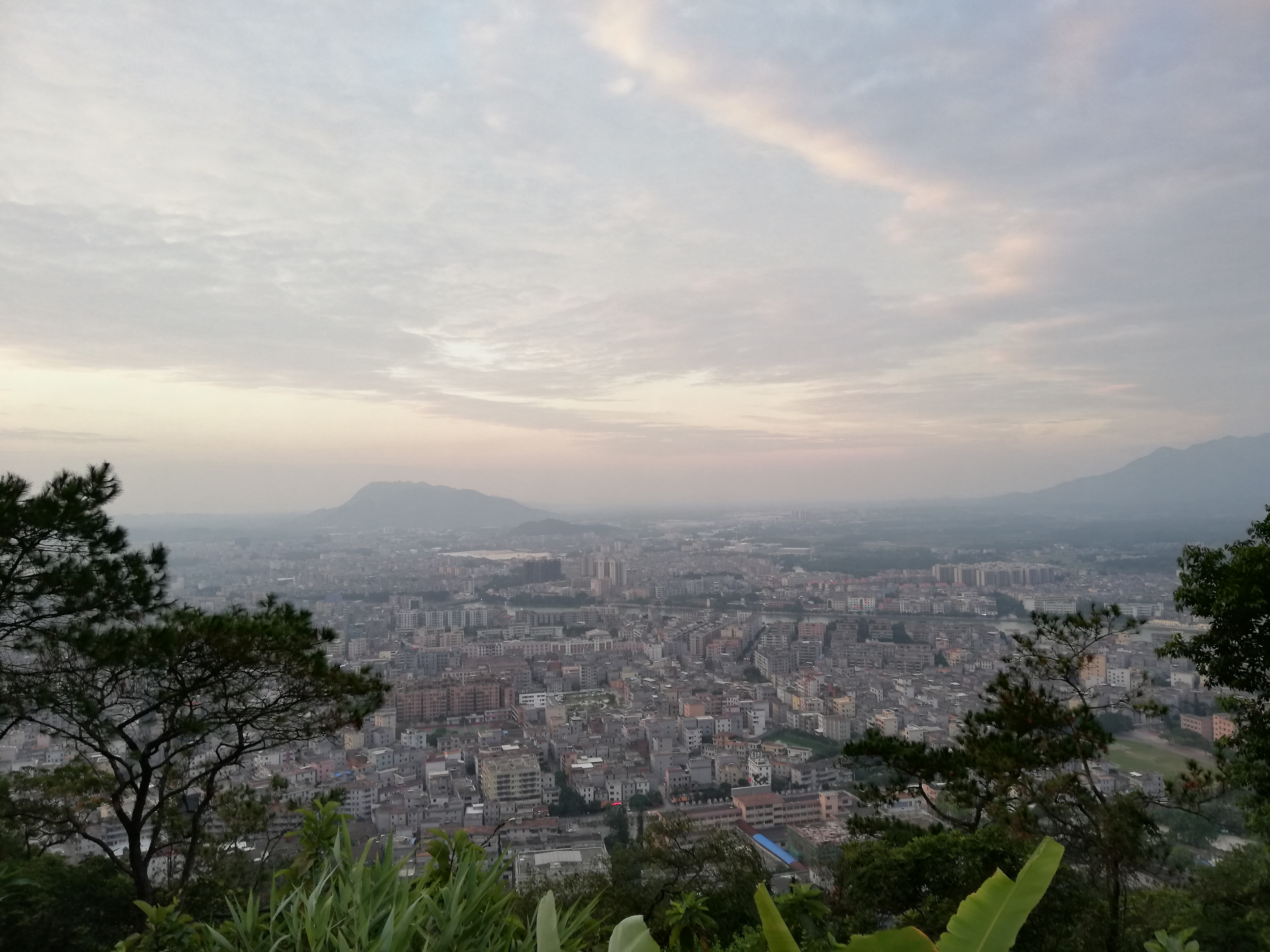 小城恩平的鳌峰公园