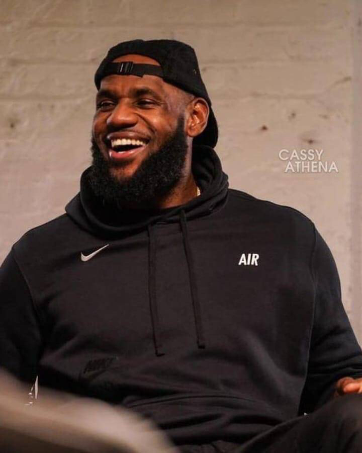 勒布朗-詹姆斯《the shop》剧照!开怀大笑的詹皇展示帅气自我!