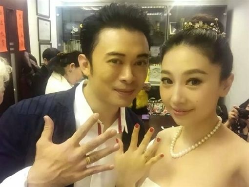 樊少皇借400万与前妻离婚 如今妻子挺身而出 支持力王