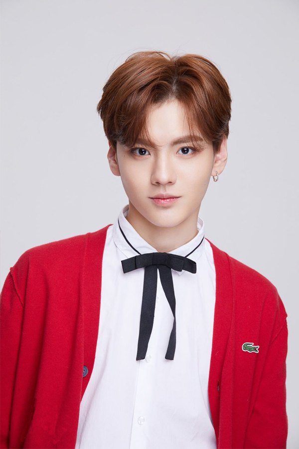 毕雯珺:穿白衣清纯,穿皮衣很酷,穿条纹衫很可爱