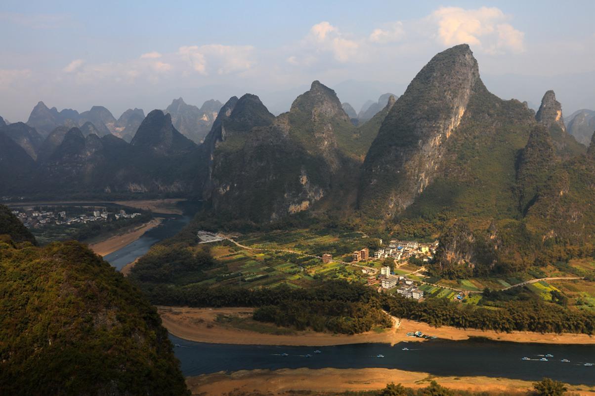 广西.阳朔月亮湾自然风景区.桂林风景拍摄基地