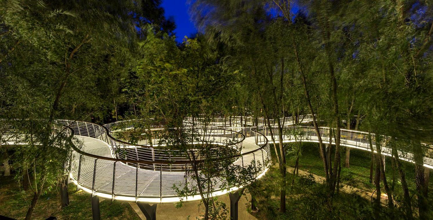 园林栈道夜景之美,文旅灯光