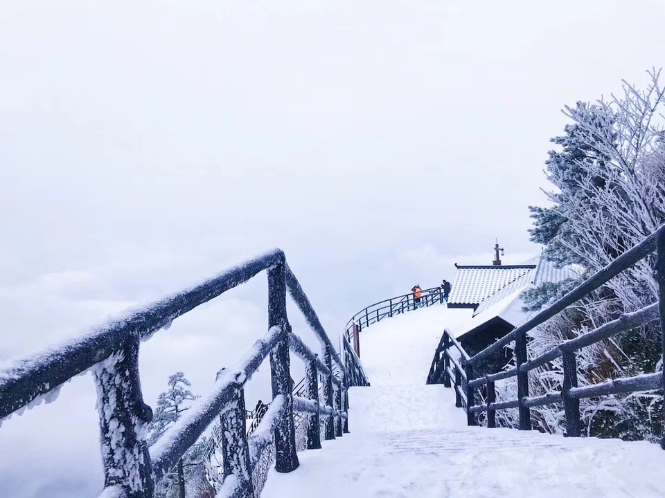 武功山下雪图片