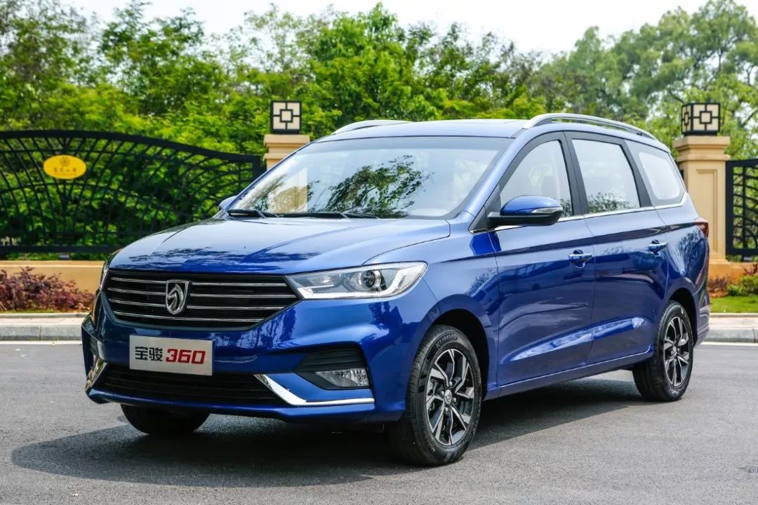 这款mpv售价5.68万,配旋钮换挡,3个月卖出46977台