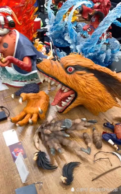 土豪花高价收购九尾手办,以名刀鲛肌来开箱,九尾写轮眼泛着血光