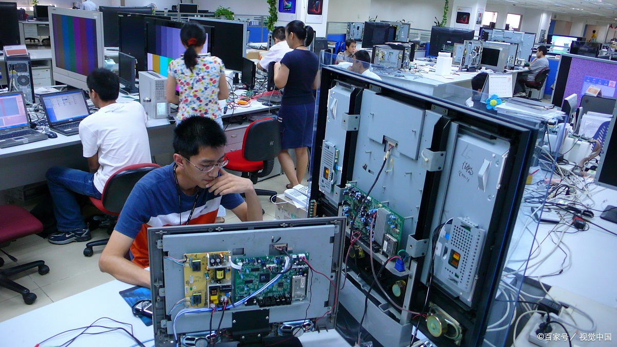 这个专业的主要目标是培养具备设计,开发,应用电子设备和计算机系统