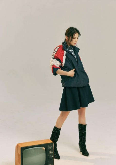 黄圣依的靴子要火了,往鞋面撒"牛奶",意外好看