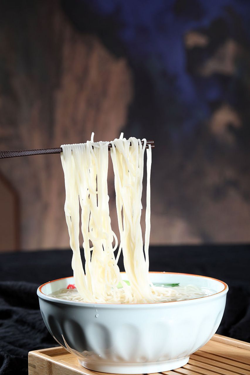 福山大面,福山大面又称福山拉面,是烟台传统的名吃,据传已有二三百年