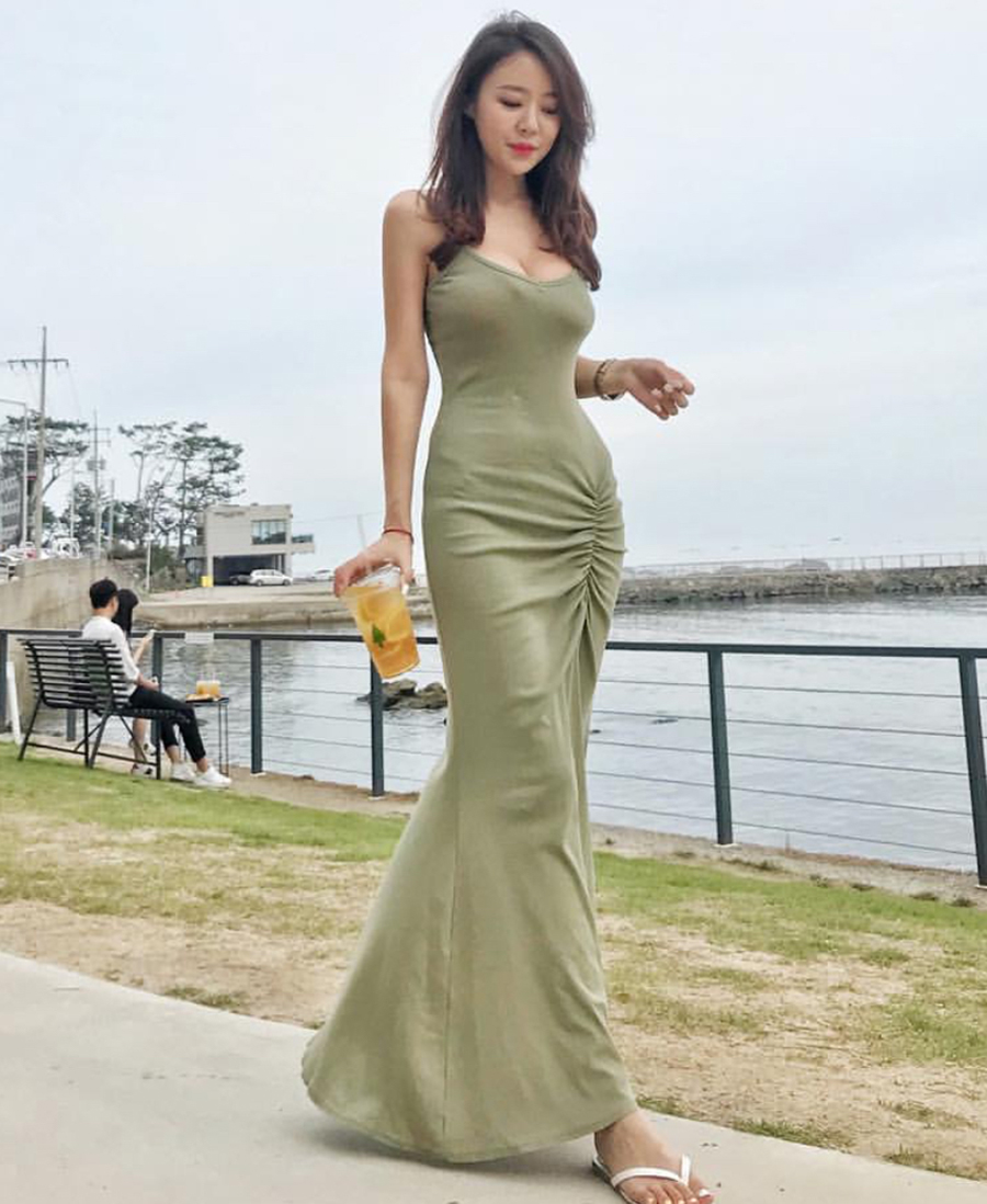 看到穿着长裙的女性,给我们的第一感觉就是成熟,富含女人味