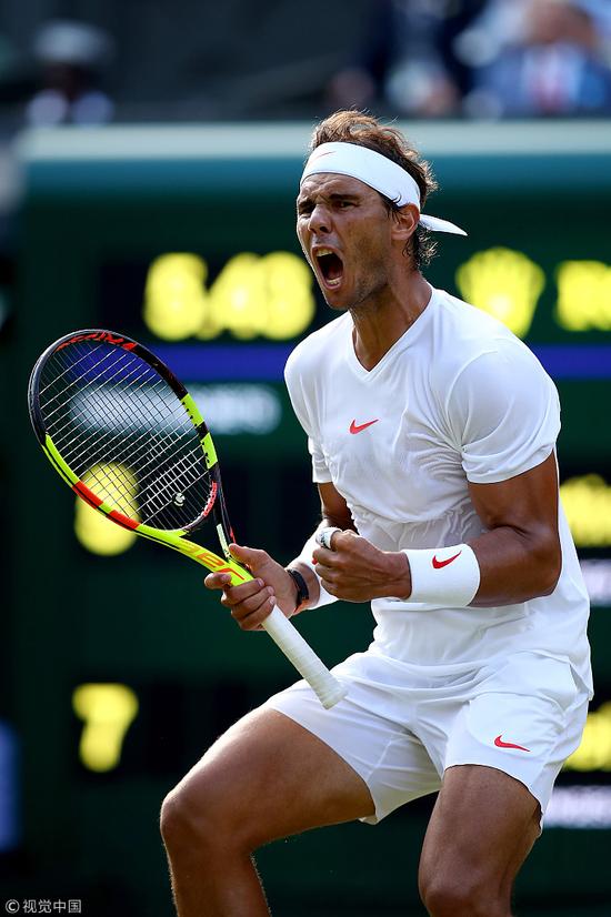 世界杯和温网哪个重要?纳德决观众爆满,英国王室多位成员观战!