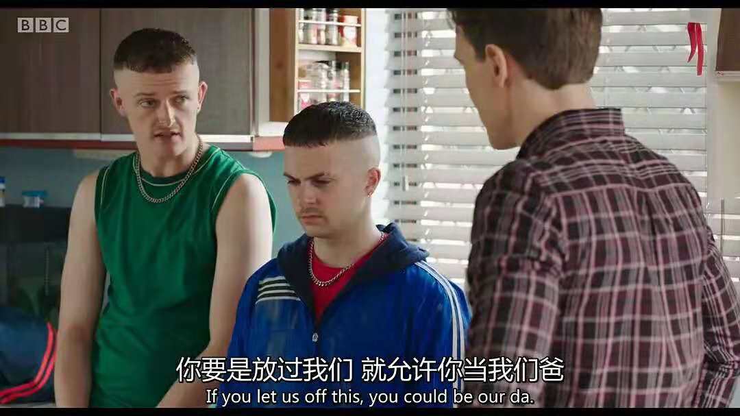 《少年犯》英式冷幽默真的是很特色了,即便每一句话都充满了脏字