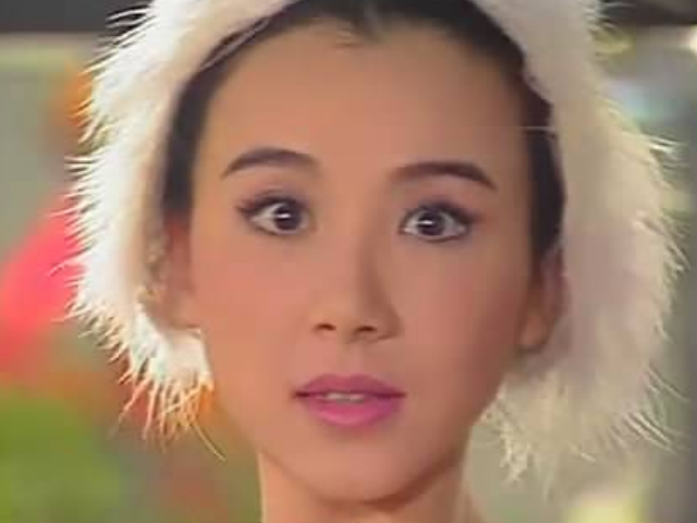琼瑶和庆筠婚后坚持创作,不幸的是本就贫困的家还遭了