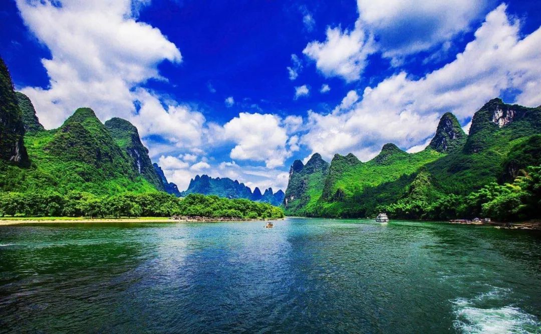 云南游客跳入桂林漓江戏水身亡 家属怪公园没提醒!