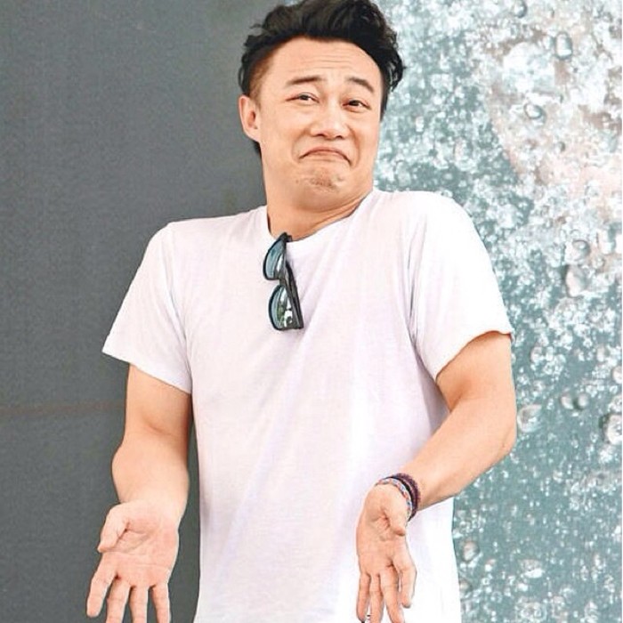 明星采访也太搞笑了吧,陈奕迅精辟,王嘉尔笑翻网友!