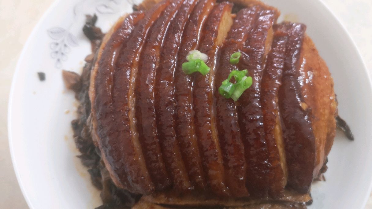 大厨分享“盐菜扣肉”详细教程,酱汁配方全部诀窍,一学就会