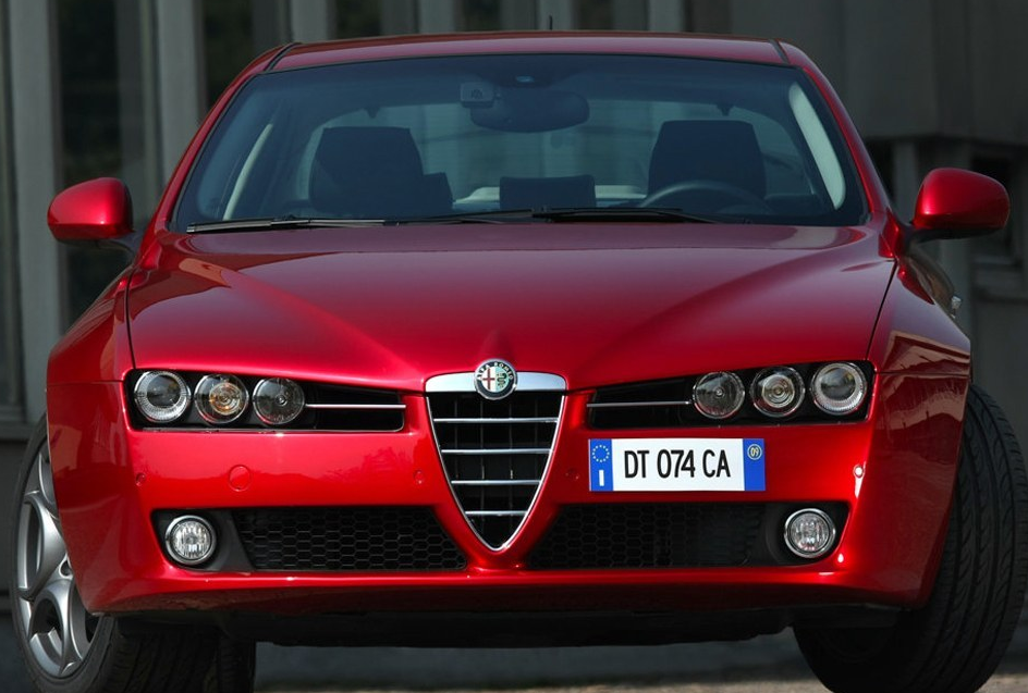 外观漂亮的alfa 159,将时尚感表现到了极致,让你一见钟情