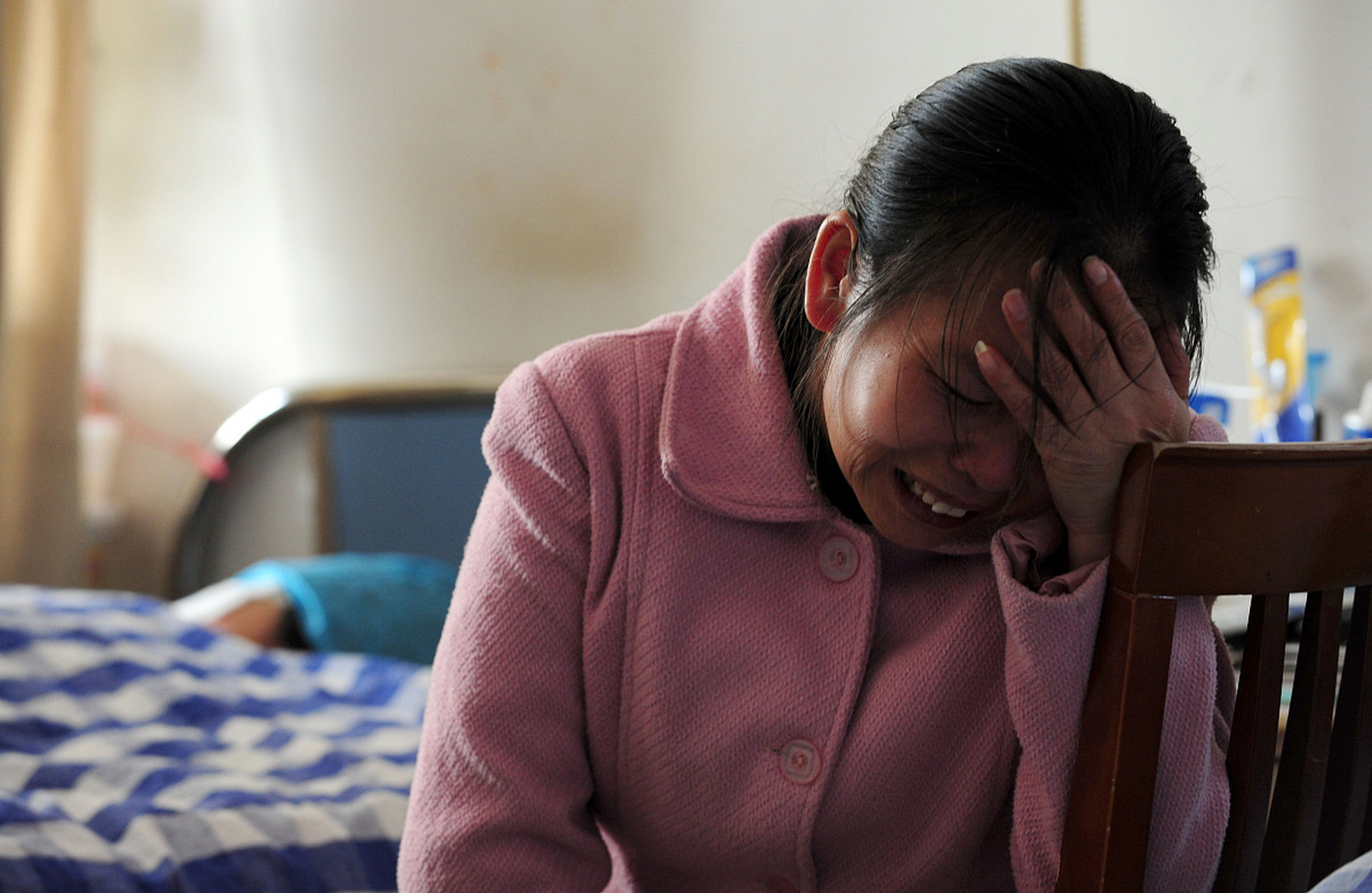 徐超努力证明自己并非软饭男,开始利用业余时间学习新技能,最终成功