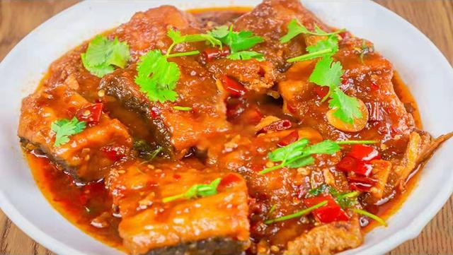 猪肉价格高,咱们就多吃鱼肉,红烧鱼块家常做法