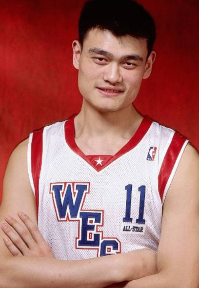 姚明:尊重是靠努力赢得 一年薪水够花一辈子