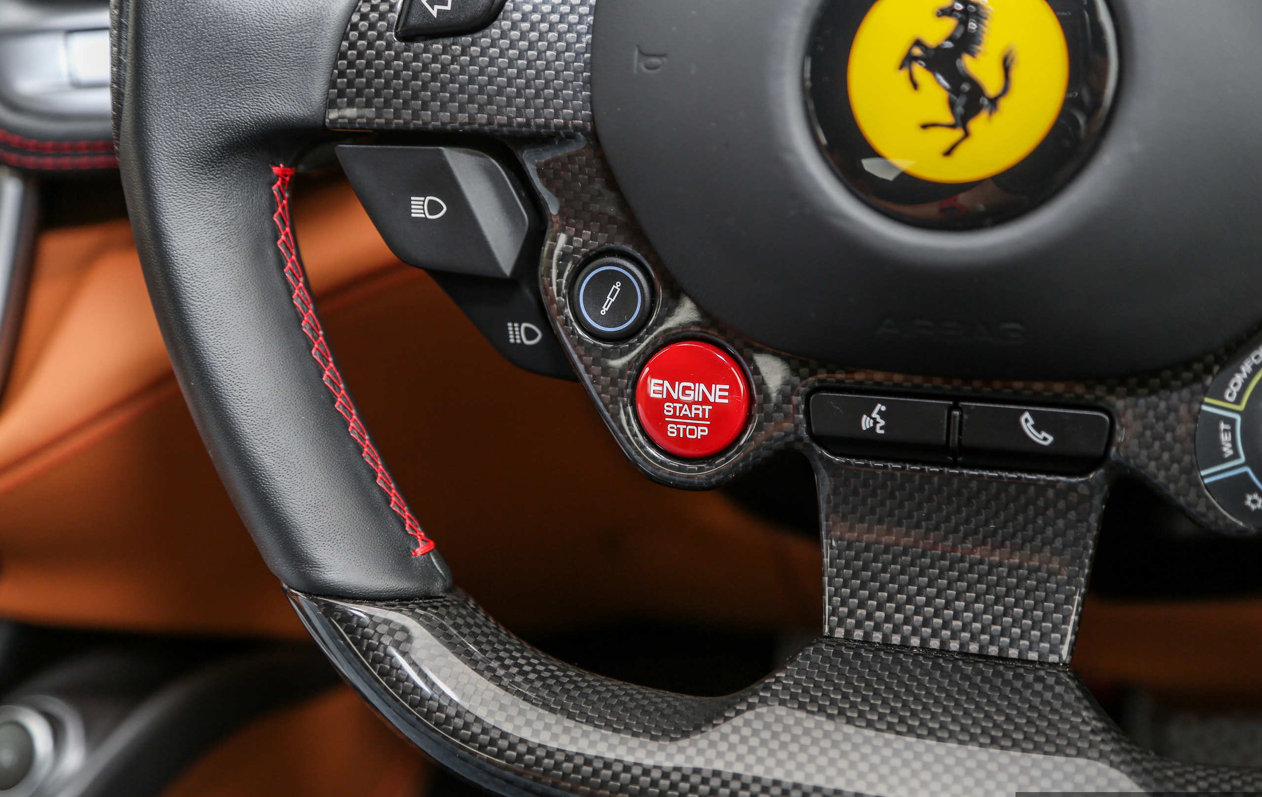 试驾法拉利gtc4 lusso这台可以家用代步的超跑感受如何?