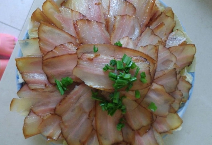 摩梭人做的猪膘肉,要风干一个世纪,8岁做好了88岁才能吃?