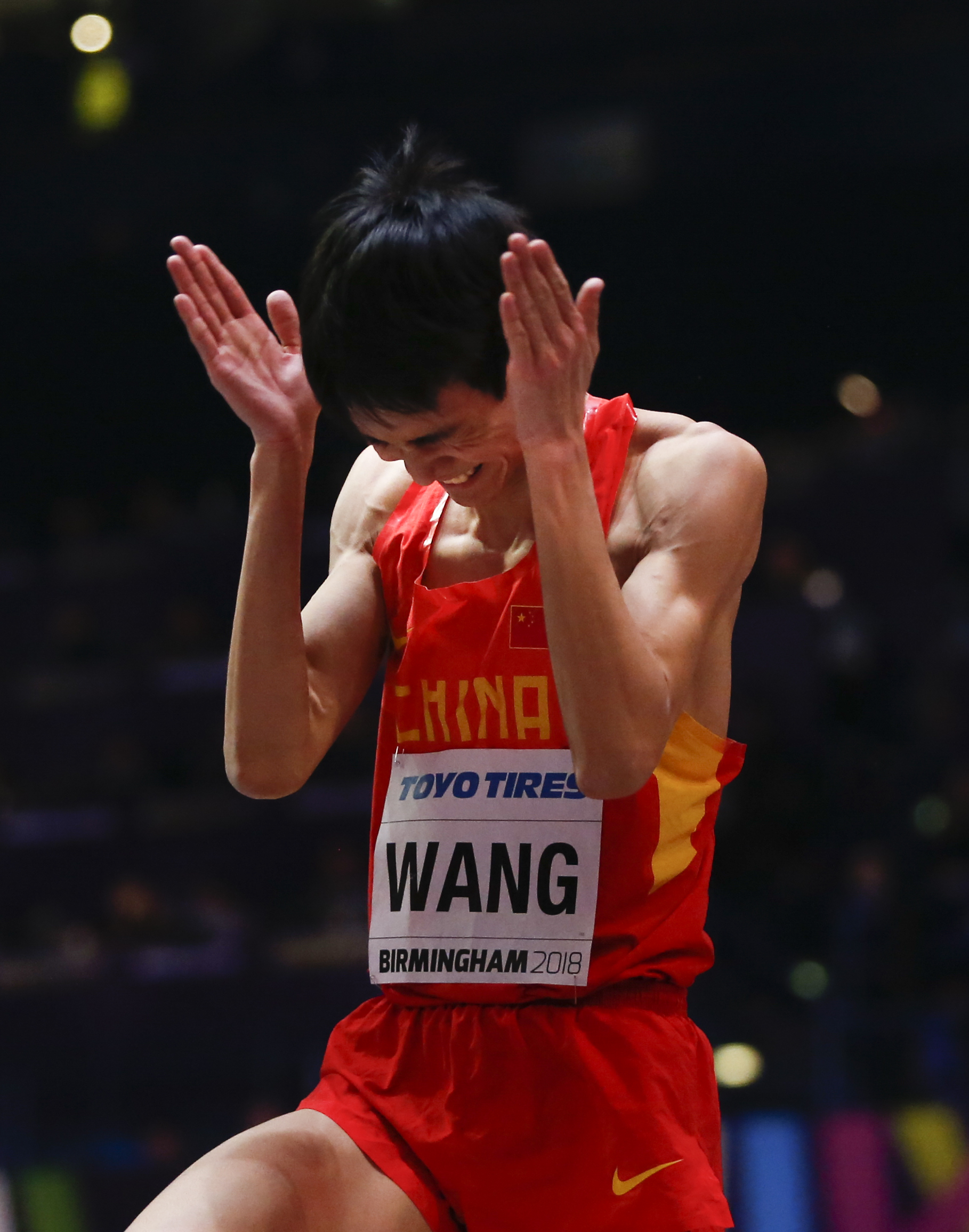 田径——室内世锦赛:王宇获男子跳高第六名(1)