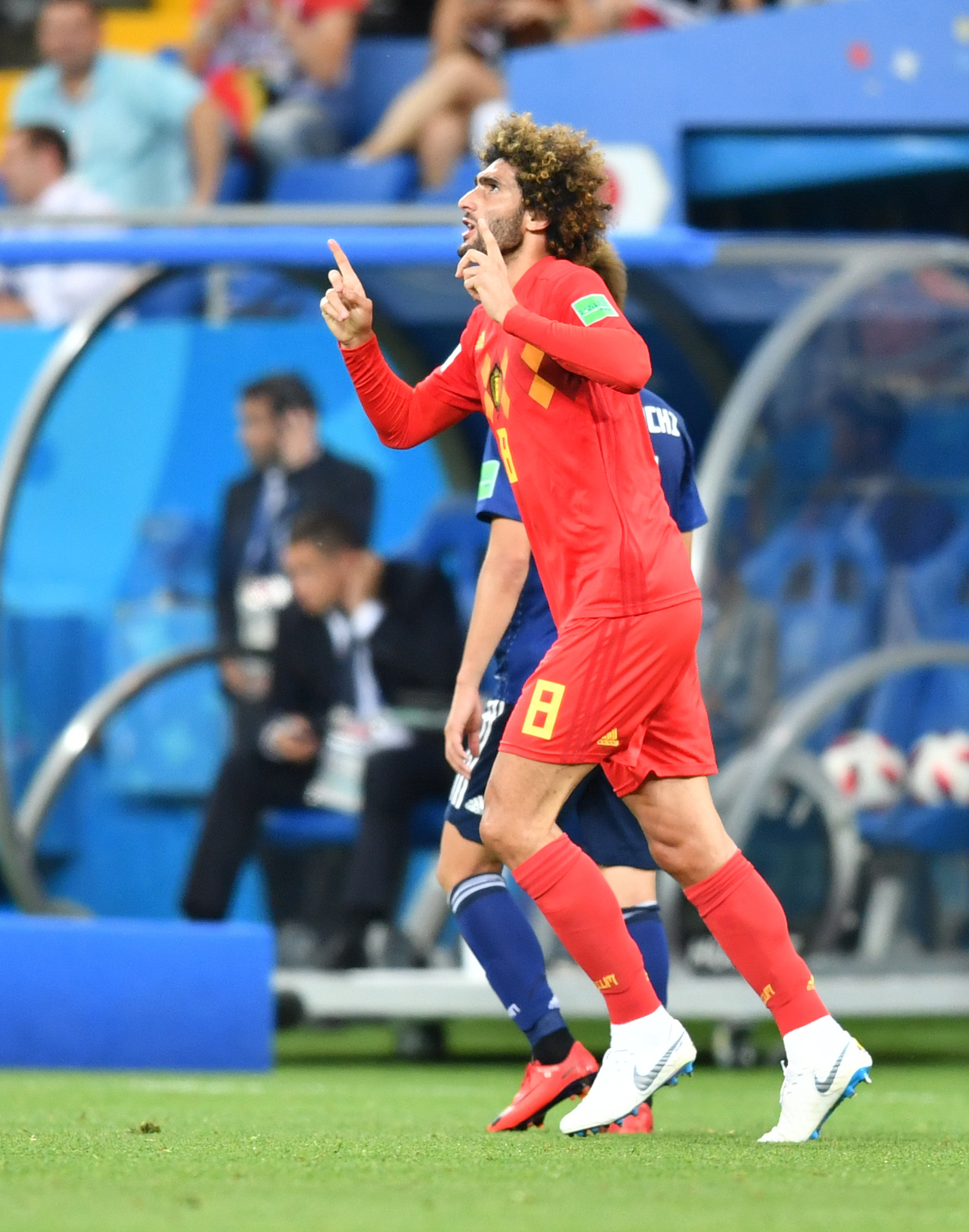 足球——八分之一决赛:比利时队费莱尼进球(15)