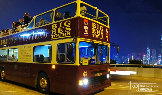 雾霾很重的上海环球金融中心,高楼很多的世纪广场……上海市还有更多