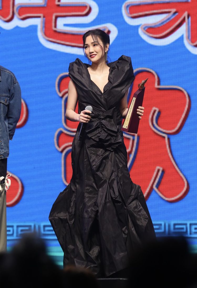谢安琪成叱咤大赢家!人妻穿上战衣状态大勇