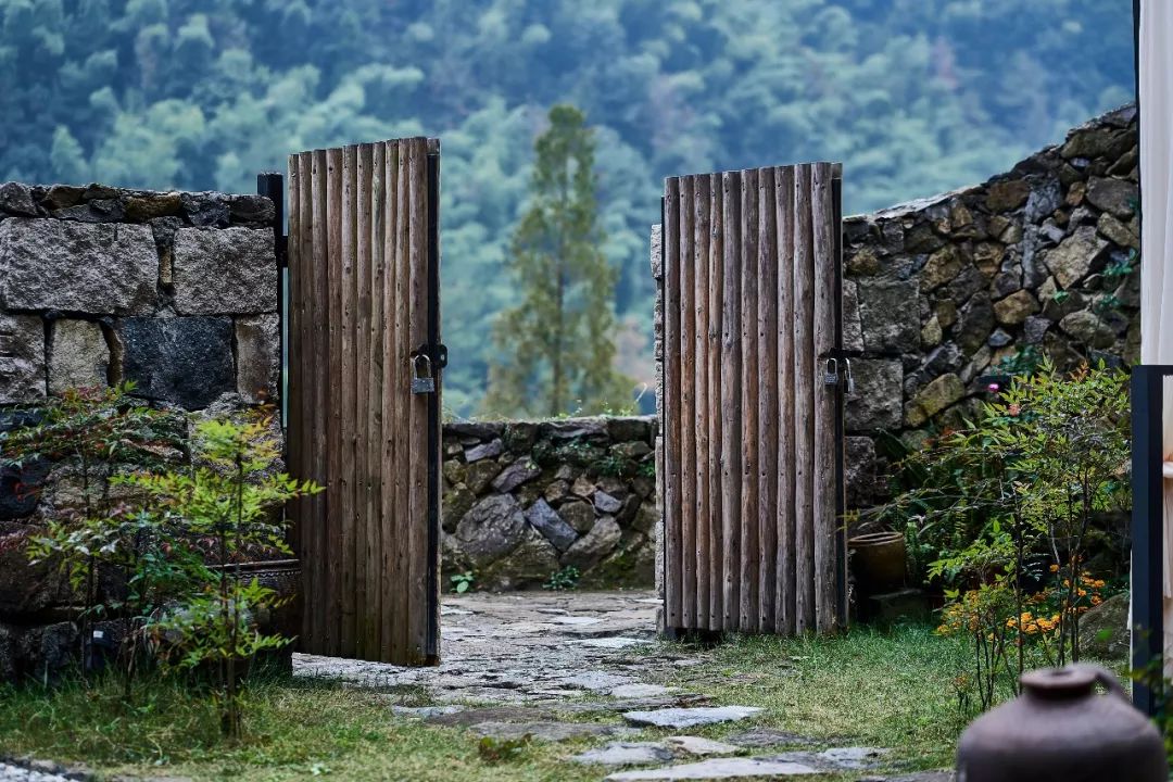 那些隐秘在古村中的石头房!