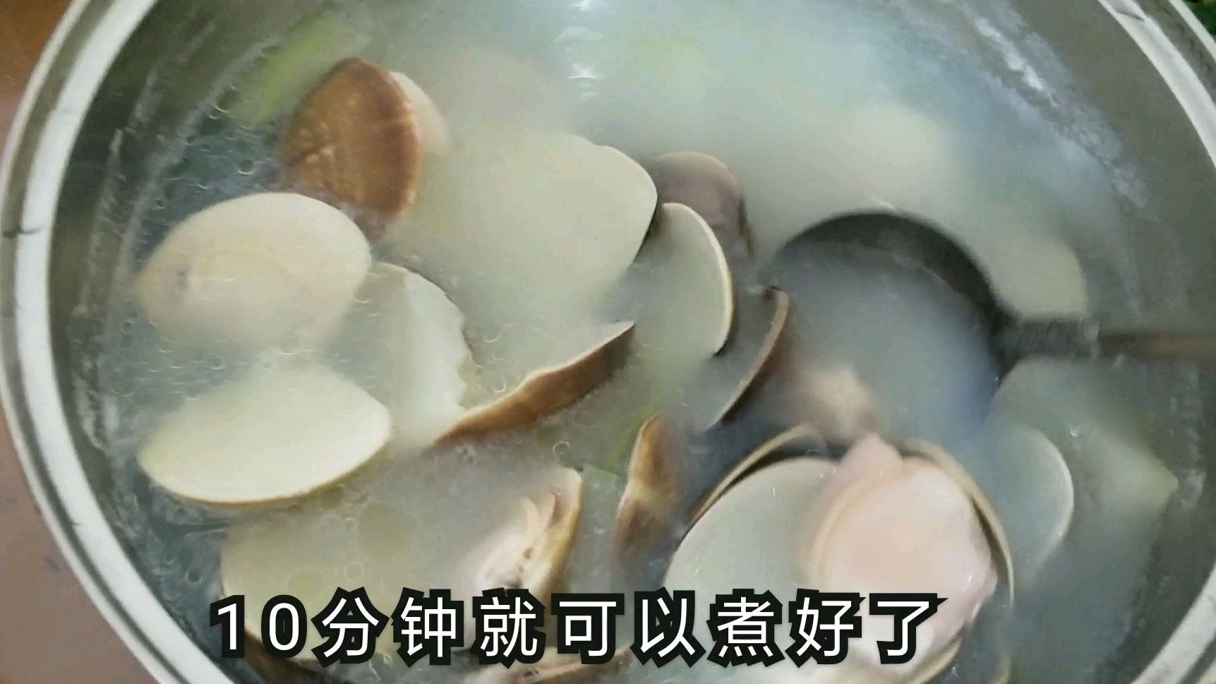 夏天广东人爱喝的一道海鲜汤,清热解毒消肿,1周1次凉茶都省了!